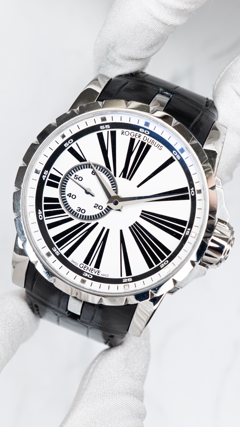 ロジェ・デュブイ（ROGER DUBUIS）