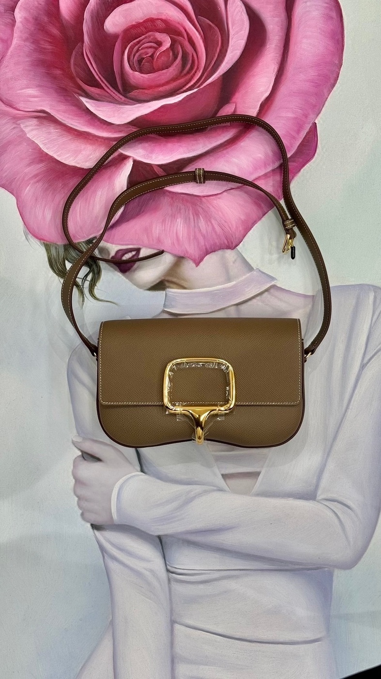 デッラ・カヴァッレリア（DELLA CAVALLERIA）