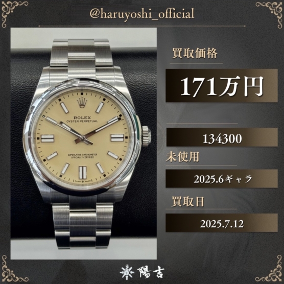 134300